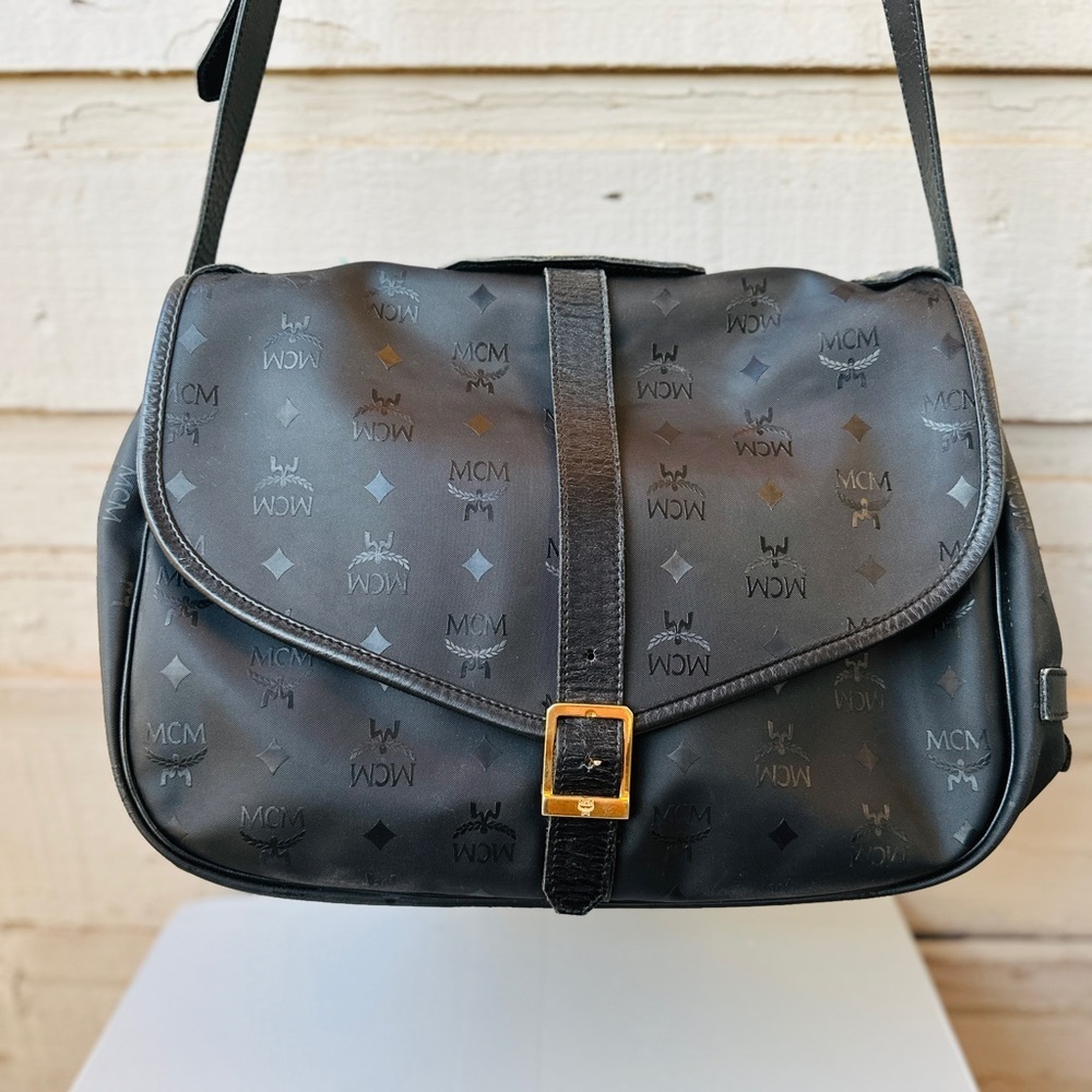 MCM Viseto 35cm Black Messenger Saddle Bag with COA. Made in Germany. - Picture 8 of 17